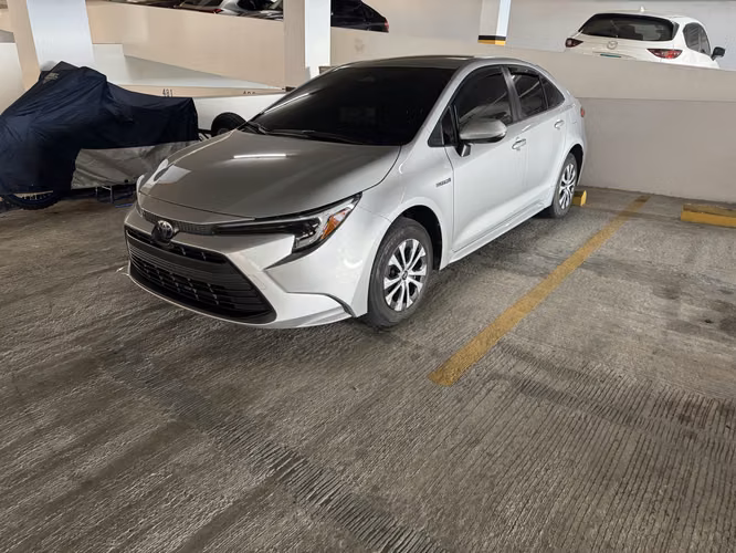 Toyota Corolla Hybrid 2024 | 20,000 km | Impecable | Económico y Full Seguridad Negociable - Imagen 12