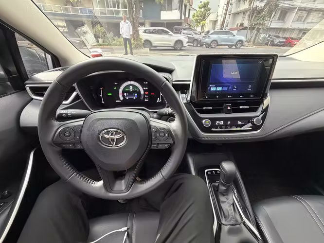 Toyota Corolla Hybrid 2024 | 20,000 km | Impecable | Económico y Full Seguridad Negociable - Imagen 8