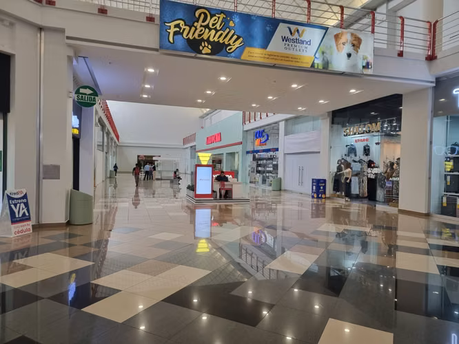 Alquiler de Local Comercial en Westland Mall, 135m²