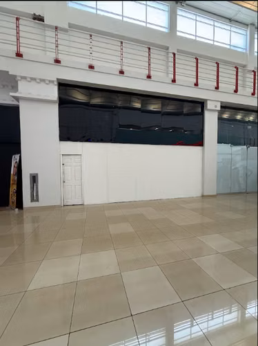 Alquiler de Local Comercial en Westland Mall, 135m²