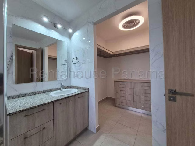Alquiler en PH Vallarta 26-9071KA