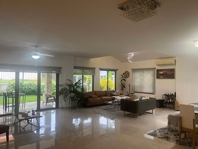 Casa en Venta en Clayton en Senderos de Cruces