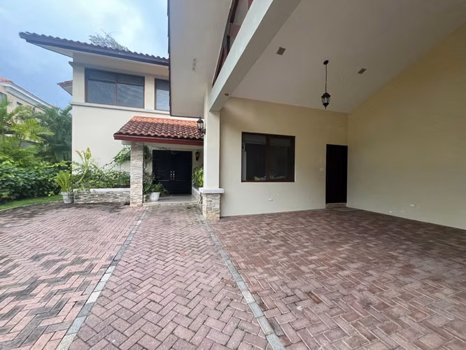 Casa en Venta en Clayton en Senderos de Cruces