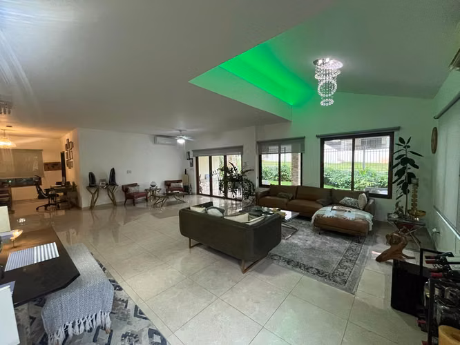 Casa en Venta en Clayton en Senderos de Cruces