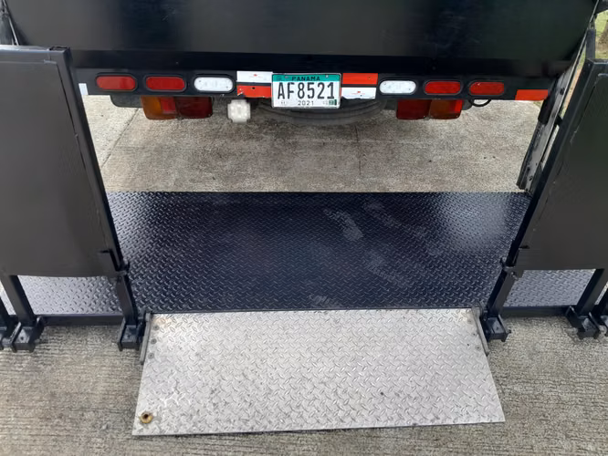 CAMION HINO 500