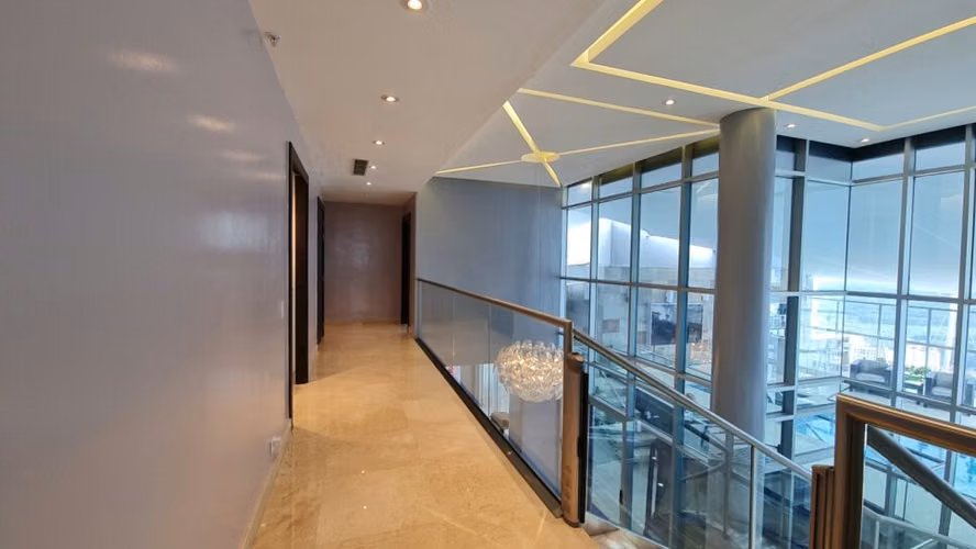 Apartamento con Piscina Privada en Avenida Balboa 21EPP11192