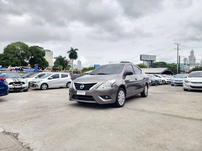Nissan Versa 2018