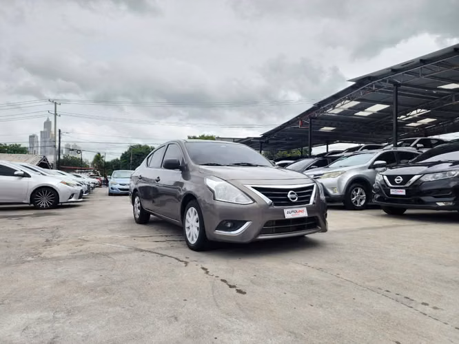 Nissan Versa 2018 - Imagen 2