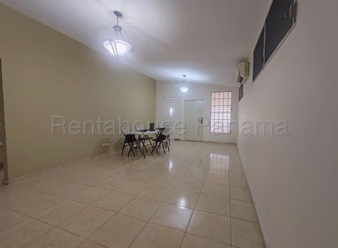 Casa en Brisas del Golf | 3 Recámaras, Den Familiar y Amplia Terraza Cerca de Todo 26MGO4361 - Imagen 5