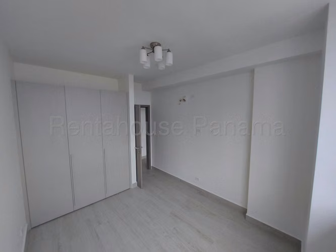 Apartamento en Alquiler en Obarrio. PH URBANA. 26LDC9084
