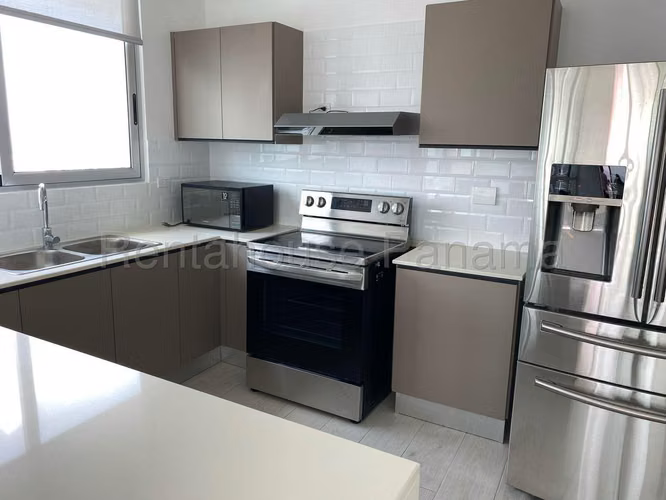 Apartamento en Alquiler en Obarrio. PH URBANA. 26LDC9084