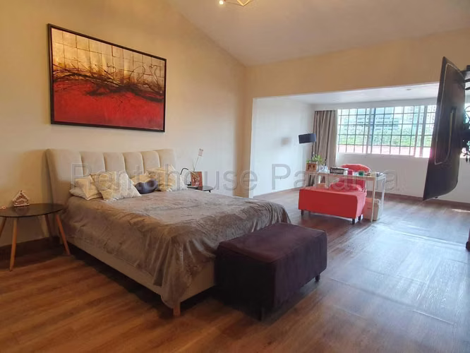 Vendo Casa de 408 m² en Reparto Nuevo Panama 26-8746GG