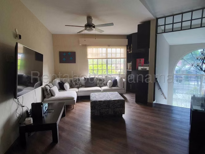 Vendo Casa de 408 m² en Reparto Nuevo Panama 26-8746GG