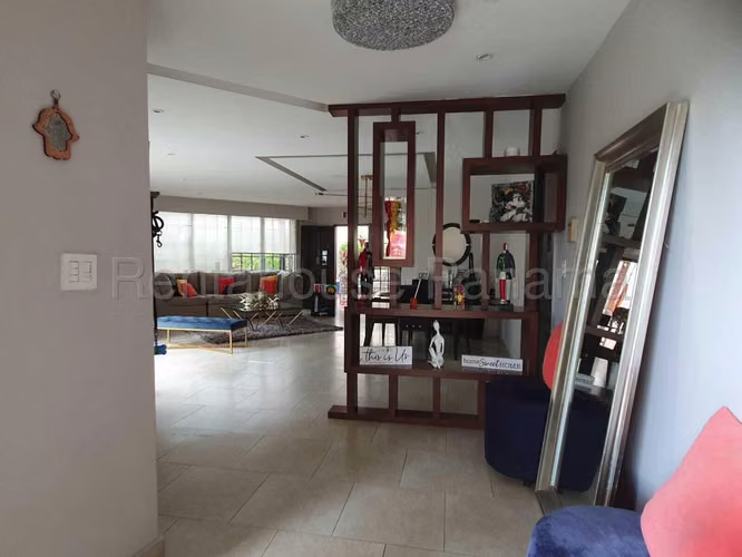 Vendo Casa de 408 m² en Reparto Nuevo Panama 26-8746GG