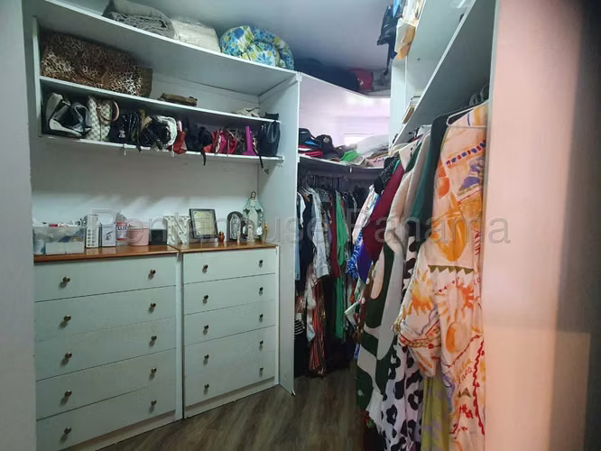 Vendo Casa de 408 m² en Reparto Nuevo Panama 26-8746GG
