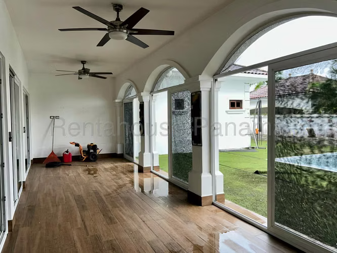 Vendo Casa de 625 m² en PH Sunset Coast, Costa Sur 26-5402GG