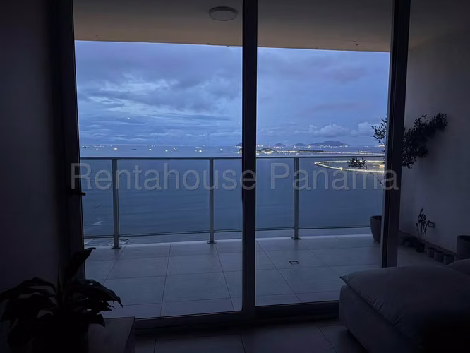 Alquiler de apartamento en la Avenida Balboa AK