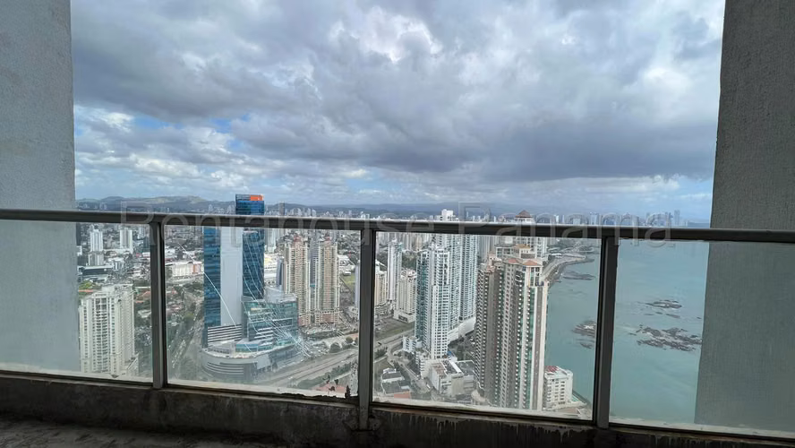 VENTA DE APARTAMENTO PUNTA PACIFICA GM