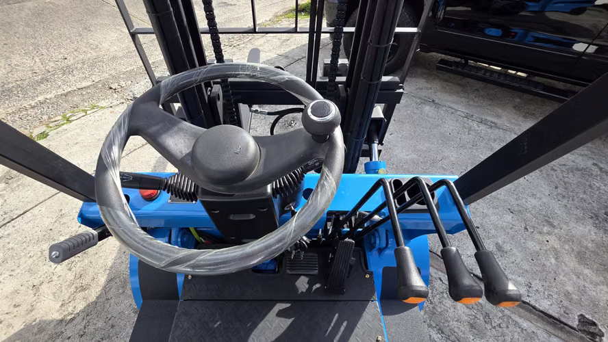 MONTACARGA ELÉCTRICA INDUSTRIAL 2.5T, SIDE SHIFTER INCLUIDO, AÑO 2027