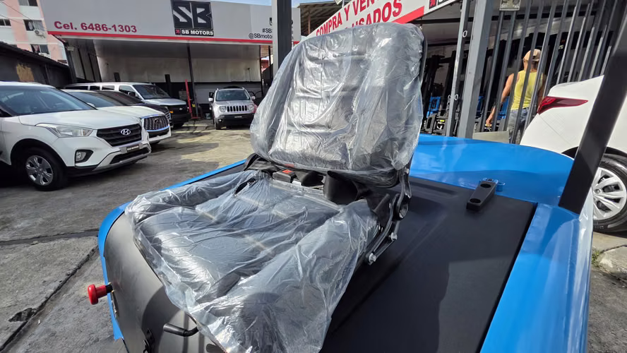 MONTACARGA ELÉCTRICA INDUSTRIAL 2.5T, SIDE SHIFTER INCLUIDO, AÑO 2027