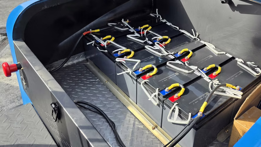 MONTACARGA ELÉCTRICA INDUSTRIAL 2.5T, SIDE SHIFTER INCLUIDO, AÑO 2027