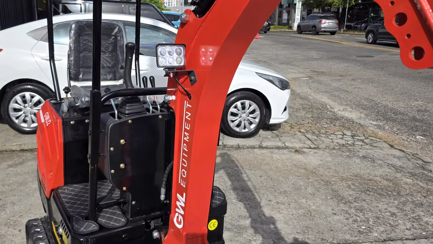 MINI EXCAVADORA DIÉSEL INDUSTRIAL 1.2T, AÑO 2027