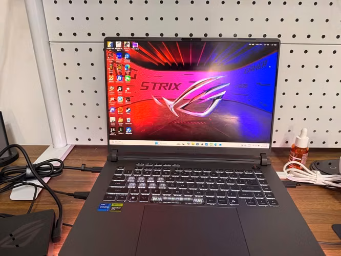ROG STRIX G16 2025 - Imagen 4