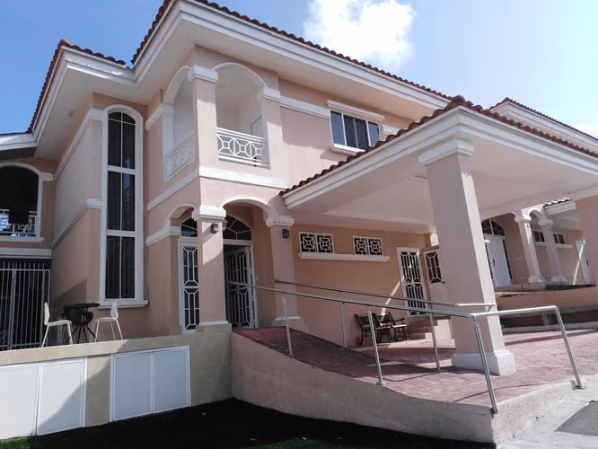 VENTA DE CASA EN ALTOS DEL COUNTRY ALTOS DE PANAMA HQ
