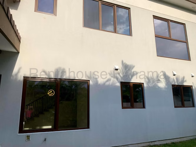 VENTA DE CASA EN THE WOODS SANTA MARIA HQ