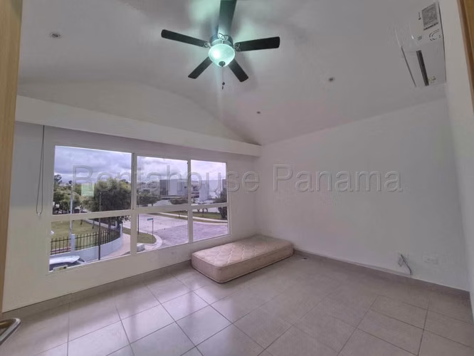 VENTA DE CASA EN AVENTURA BRISAS DEL GOLF HQ