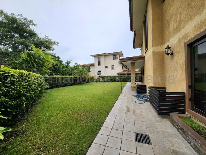 VENTA DE CASA EN EMBASSY CLUB CLAYTON HQ
