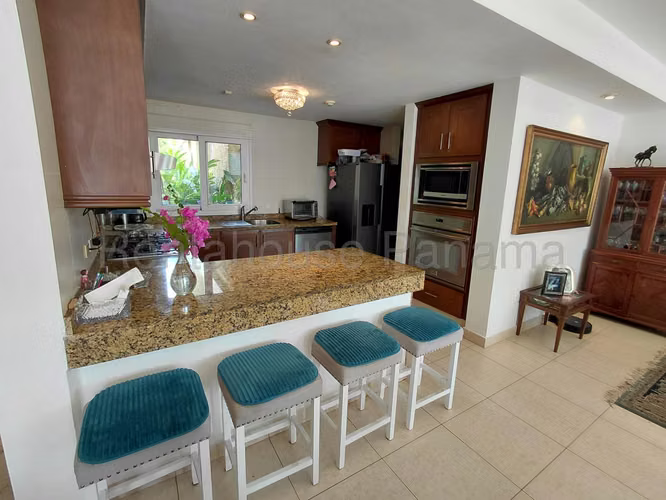 Vendo Casa de 712 m² en PH Tucan Country Cl, Cocolí 26-5187GG