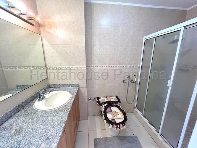 Vendo Apartamento de 165 m² en PH Aurora Tower, El Cangrejo 25-9706GG