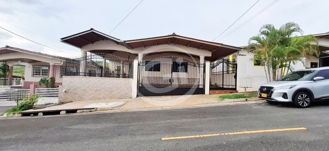 Venta Casa - Colinas del Sol