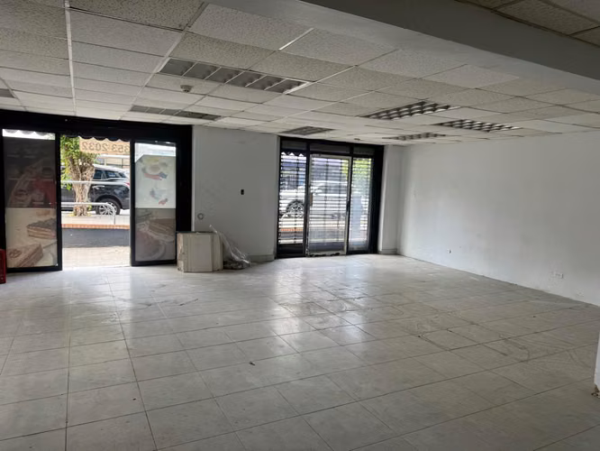 Alquiler Local Comercial Planta Baja Esquinero 69 m2