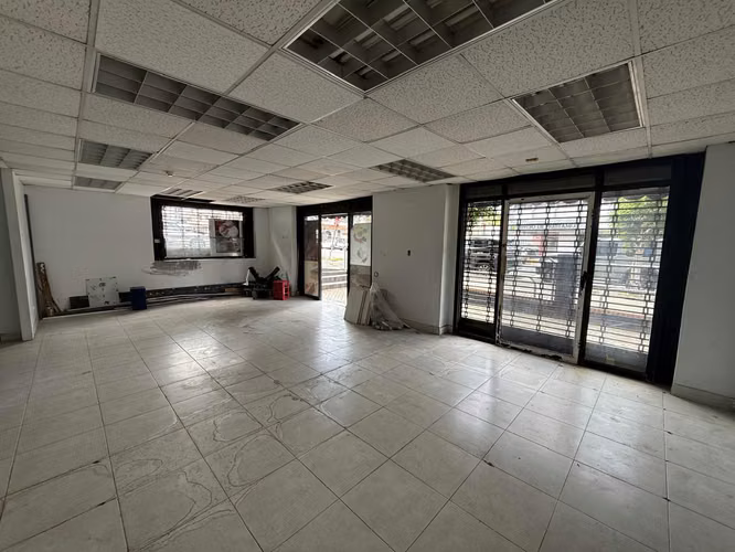 Alquiler Local Comercial Planta Baja Esquinero 69 m2