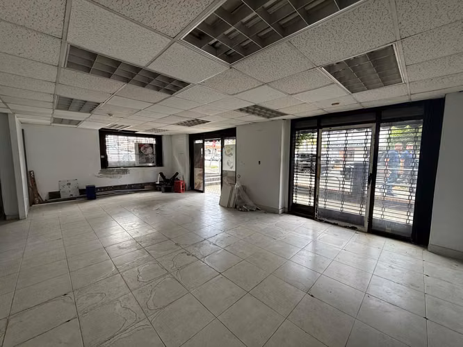 Alquiler Local Comercial Planta Baja Esquinero 69 m2