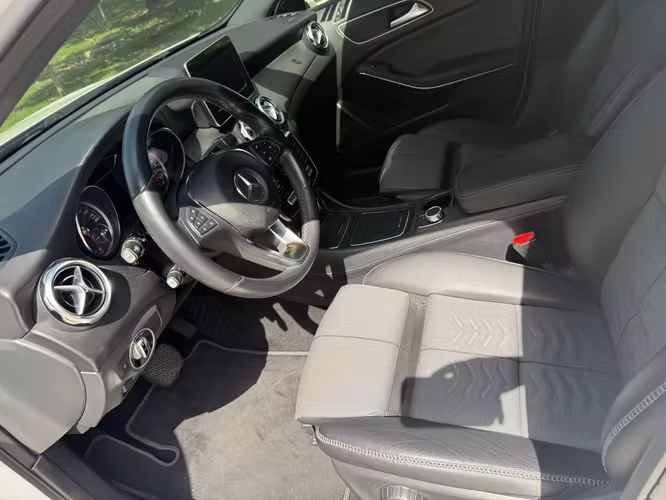 Solo 24 mil kms año 2020 Mercedes GLA