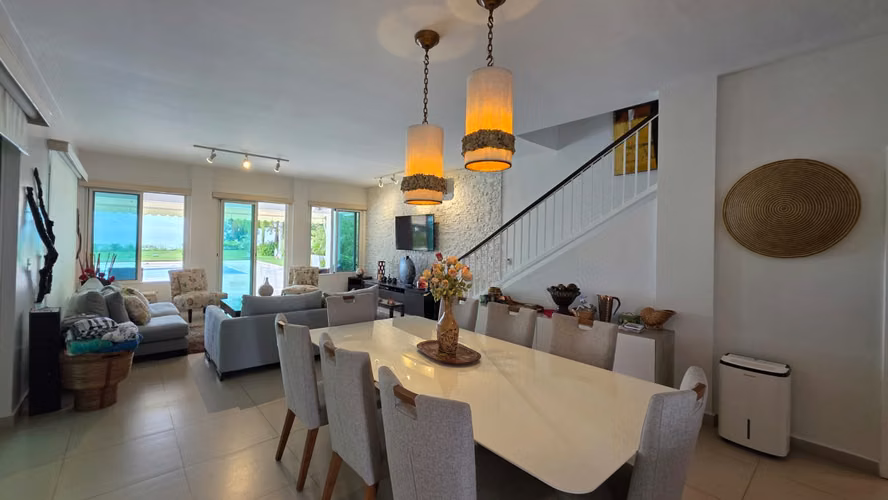 Venta de Casa de Playa en Bijao – Residencia de Lujo con Vista al Mar