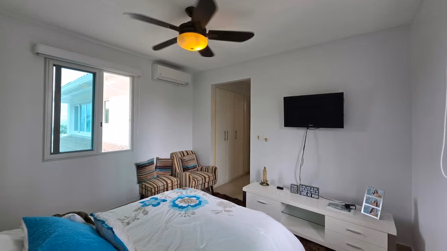 Venta de Casa de Playa en Bijao – Residencia de Lujo con Vista al Mar