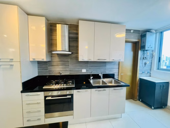 Apartamento en venta en Obarrio piso alto - Imagen 6