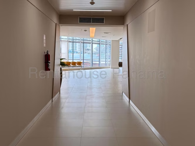 Alquiler de Consultorio en Costa del Este 26LBR5706