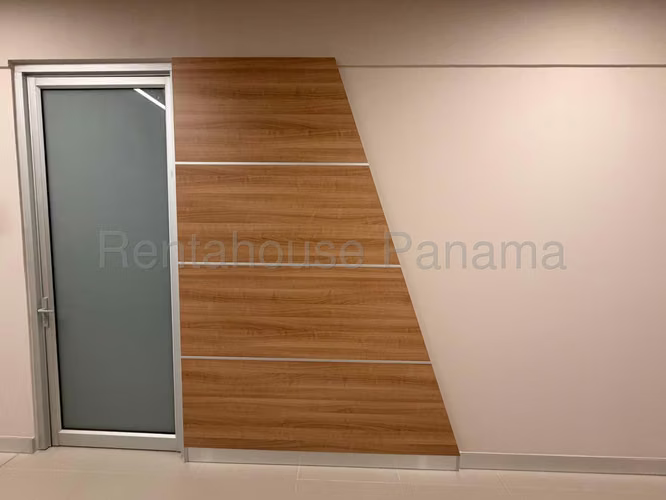Alquiler de Consultorio en Costa del Este 26LBR5706