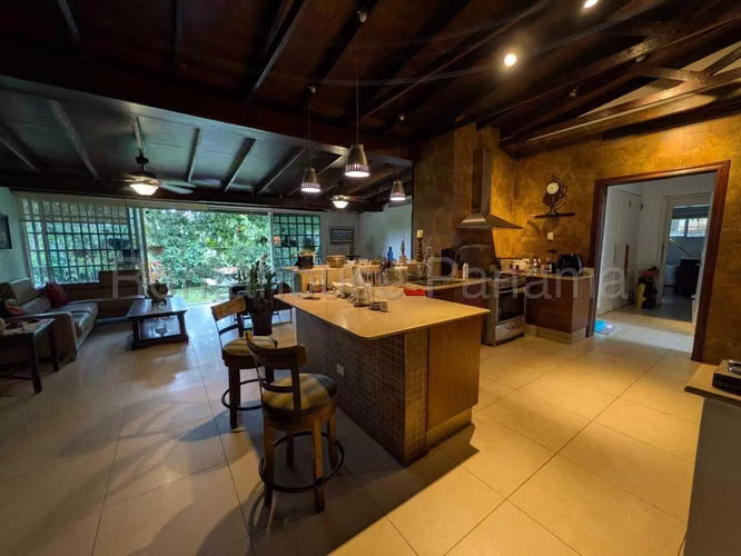 Venta de Casa en Curundu Solo Cliente Directo LFC