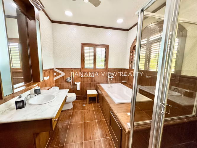 BALMORAL MANSION CON PISCINA - COSTA DEL ESTE