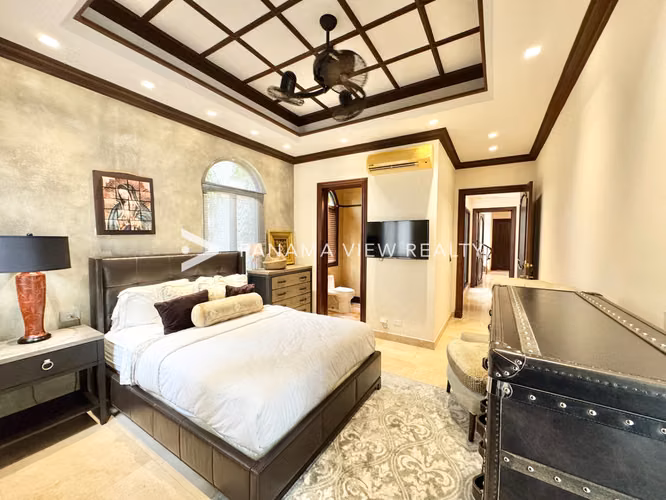 BALMORAL MANSION CON PISCINA - COSTA DEL ESTE
