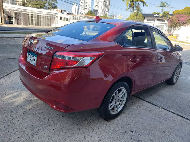 TOYOTA YARIS 2014 AUTOMATICO