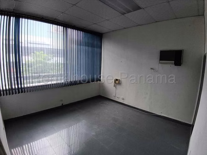 Local Comercial en Alquiler en El Dorado JG