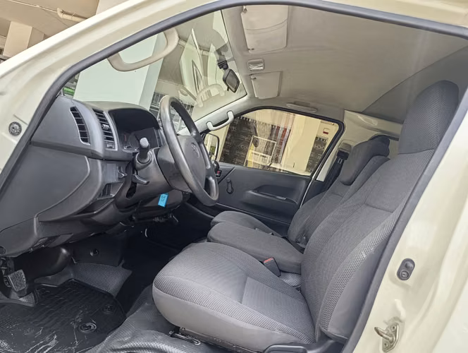 TOYOTA HIACE 2021 - Imagen 8
