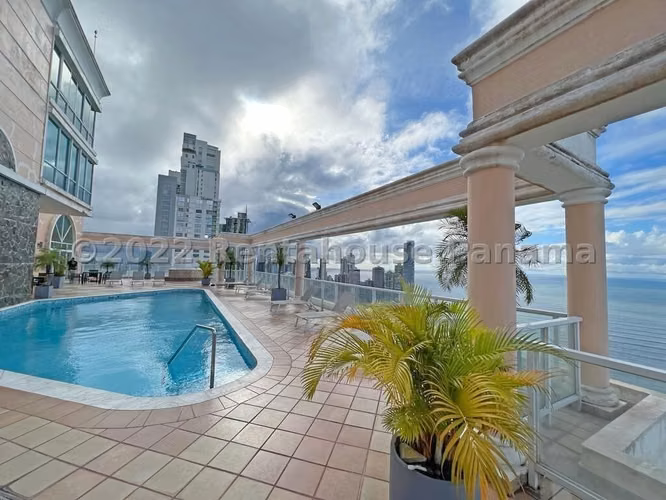 Venta de apartamento en la Avenida Balboa AK